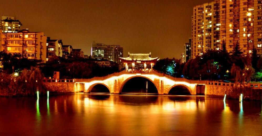 壓力如何影響氣動執(zhí)行機(jī)構(gòu)系統(tǒng)的成本以及管理壓力的策略是什么？